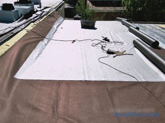 Oprava plochých střech: použité materiály a technologie