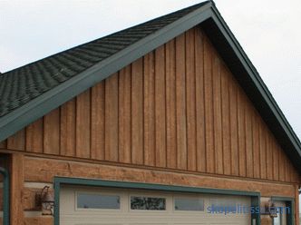 Střešní štít, dřevěný štít, výzdoba štítové a mansardové střechy rodinného domu