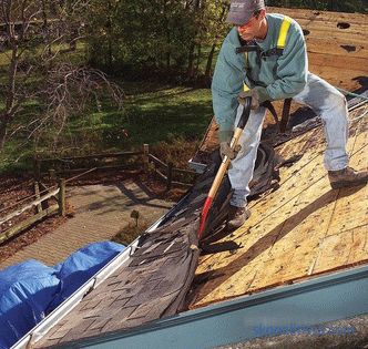 Demontáž střechy, metody, vlastnosti a kroky procesu, které ovlivňují náklady na demontáž střechy