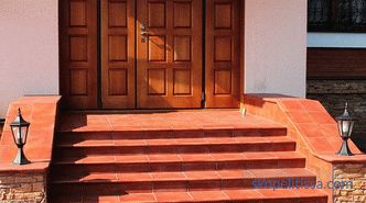 venkovní schody v soukromém domě ze dřeva, fotografie