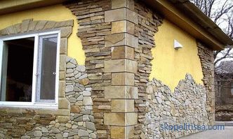 Zdobení domu fasádním kamenem, s výhledem na fasádu venkovského domu, montážní stupně, ceny v Moskvě