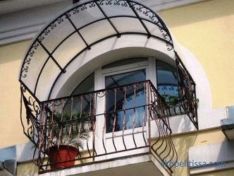 zasklení balkonů s střechou na klíč, cena v Moskvě