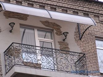 zasklení balkonů s střechou na klíč, cena v Moskvě