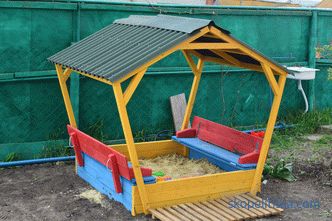 Vše o dětských pískovnách se střechou a jejich stavbou na venkově